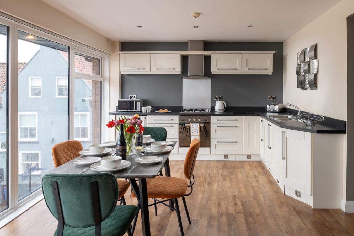 Number 3 Pier Road Apartment Γουίτμπι Εξωτερικό φωτογραφία
