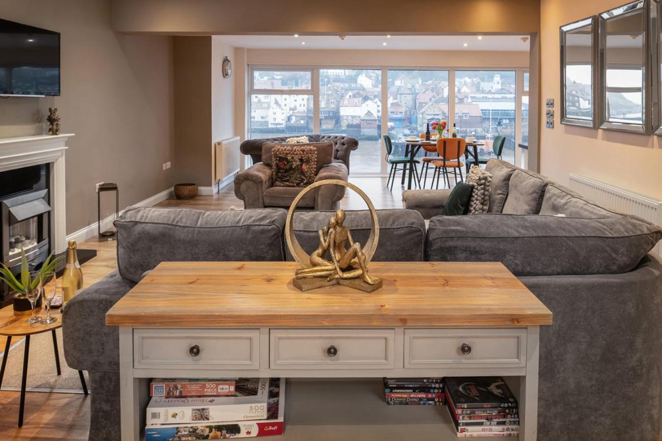 Number 3 Pier Road Apartment Γουίτμπι Εξωτερικό φωτογραφία